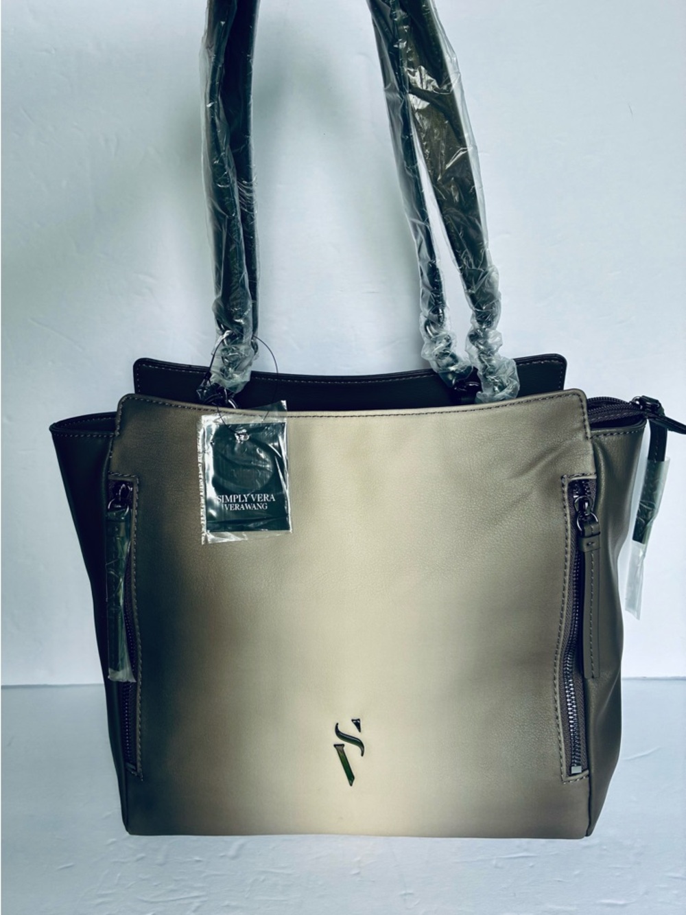 NWT Simply Vera Cara Lg. Tote in Falcon Ombré/Gun metal gray & Light gray/Taupe